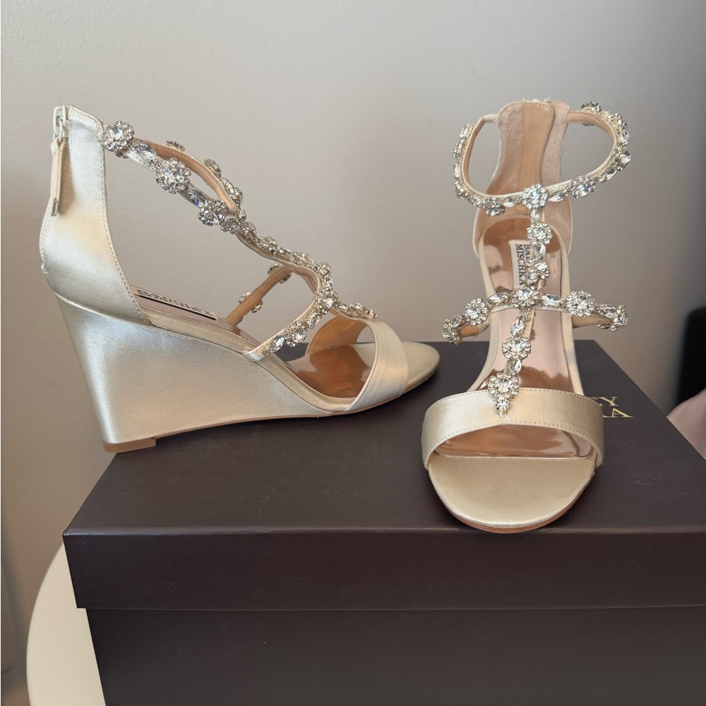 Badgley Mischka Elegant Gold Wedge Sandals